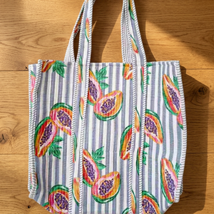 Sac fourre-tout décontracté en coton matelassé à pois bleus, motif frais, style indien durable - Product Image 3