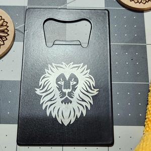 Décapsuleur de bouteille en acier inoxydable personnalisé avec logo gravé au laser, format portefeuille, pour cartes de crédit - Product Image 4