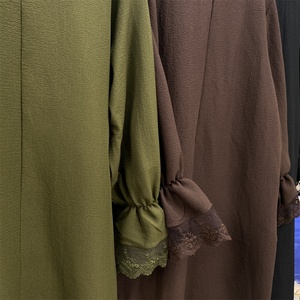 Robe Abaya légère d'été en tissu crêpe bulle avec fermeture éclair avant et manches longues en dentelle florale pour femmes musulmanes 6723 # - Product Image 5