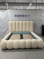 Lit capitonné de luxe moderne en tissu doux, design tufté, cadre de lit rembourré, taille King ou Queen