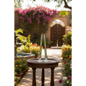 Velas Cónicas Pintadas a Mano en Verde Salvia con Detalles en Dorado - Diseño Floral Elegante con Hojas, Cera para Navidad, Bodas y Hogar (Juego de 2) - Product Image 3