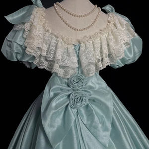 Robe de soirée de mariage vintage moderne <span class=keywords><strong>grande</strong></span> <span class=keywords><strong>taille</strong></span> en satin bleu princesse avec grand nœud rose, fleur blanche, col bateau, manches courtes et perles - Product Image 5