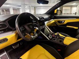 Urus 2018 de Segunda Mano, 4.0L Twin Turbo V8, 5 Plazas, SUV Mediano-Grande 4x4, Euro V, Gasolina, Volante a la Izquierda, Automático de 8 Velocidades, 305 km/h - Product Image 3