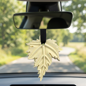 Diffuseur de parfum pour voiture en résine solide en forme de feuille, à suspendre au rétroviseur, élégant, à évaporation naturelle, parfum longue durée - Product Image 1