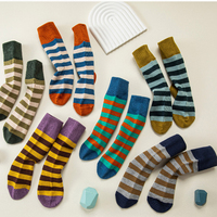 Chaussettes de sport décontractées à motif léopard rayé en nylon/coton, fabriquées sur mesure OEM pour jeunes et adultes
