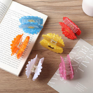 Venta al por mayor en stock: Pinza para el pelo de acetato con diseño de margarita y girasol, pequeña y bonita, con logo personalizado, accesorios de decoración para mujeres y niñas. - Product Image 4