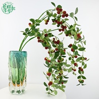 Canne à framboise artificielle réaliste rouge de 105 cm avec épines détaillées pour les arrangements de décoration de jardin et d'intérieur