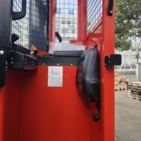 Carrello Elevatore Elettrico Multidirezionale con Caricatore Laterale per Logistica e Distribuzione - Liquidazione Inventario