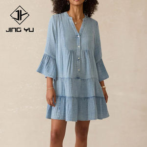 Nouvelle robe superposée en indigo clair lavé avec un col en V légèrement plissé, robe de soirée sur mesure, 100% coton biologique, mini-robe - Product Image 2