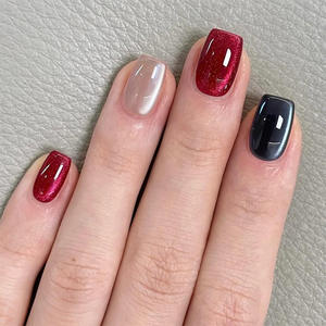 Kit de manucure professionnel : Ongles artificiels faits main, vernis gel, autocollants pour nail art et accessoires pour ongles - Product Image 1