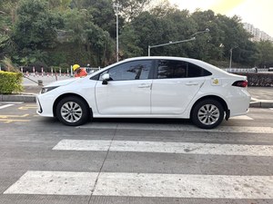 Autos al <span class=keywords><strong>Precio</strong></span> Más Bajo, Autos Usados de Segunda Mano, Toyota <span class=keywords><strong>Corolla</strong></span> <span class=keywords><strong>Hatchback</strong></span> SE 4dr <span class=keywords><strong>Hatchback</strong></span> CVT Usado en Venta - Product Image 3