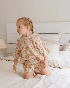 Personalizado personalizado fabricantes 100% algodão orgânico malha bordado flores bebê meninas camisola