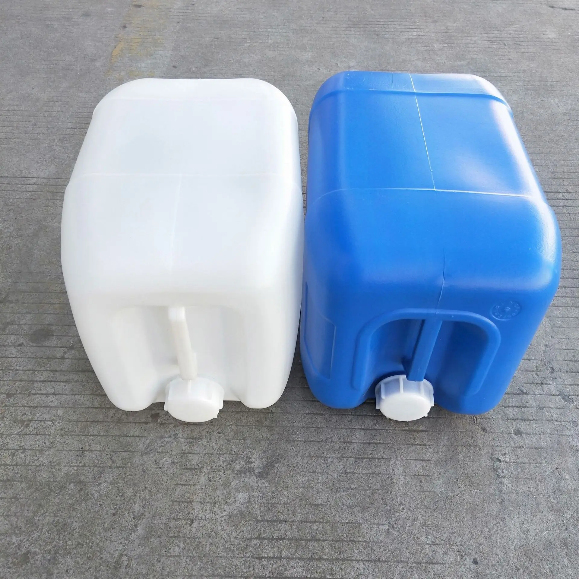 10L 20L 25L 30 Lít HDPE Nhựa Dầu Jerry Có Thể