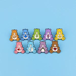 Al por mayor: Broches de metal esmaltados con diseño de oso de dibujos animados, creativos, para ropa y como accesorio para bolsos, ideales como souvenir, en buen stock. - Product Image 2