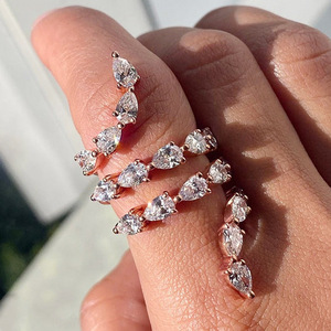 Anelli Eternity da Donna F354 con Zirconia Cubica a Goccia, Montatura a Griffe, Gioielli di Moda per Fidanzamento - Product Image 1