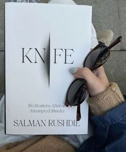Prêt à la vente : Le couteau prêt à tuer, Médiations, Après un tentative d'assassinat, Livre de Salman Rushdie, Mémoire, Biographie, Livre en anglais - Product Image 3