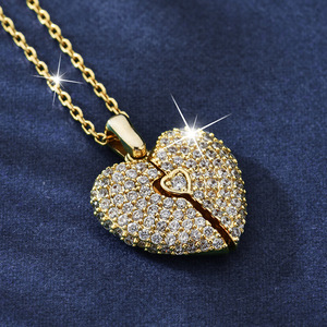 Collana personalizzata in acciaio al titanio con apertura e chiusura a forma di <span class=keywords><strong>cuore</strong></span> da donna ciondolo a forma di <span class=keywords><strong>cuore</strong></span> con catena a clavicola - Product Image 3