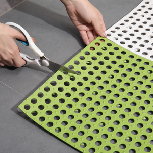 Alfombrilla de baño de PVC antideslizante entrelazada de 30x30 cm para seguridad en el baño con ventosas, opciones de color verde y blanco - Product Image 2