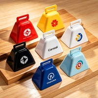 Cloche en fer de 5 pouces avec logo personnalisé et cordon personnalisé, cloche carrée au design moderne pour cadeaux promotionnels et événements de marque