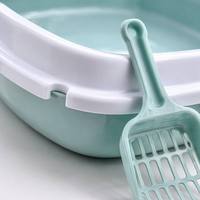 Bac à litière pour chat en plastique de grande capacité et accessoires, très demandés. Toilette semi-fermée pour chat avec design ouvert pour éviter les éclaboussures