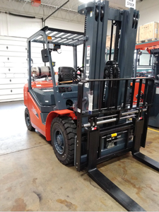 Chariot élévateur contrepoids GPL HELI CPYD40 de <span class=keywords><strong>4</strong></span> tonnes avec déplaceur latéral pour les centres de distribution, la construction et la manutention de marchandises - Product Image 5