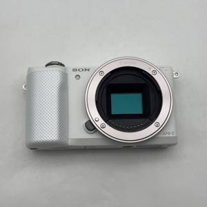 Appareil photo Sony A5000 d'occasion, kit <span class=keywords><strong>de</strong></span> qualité A avec objectif et <span class=keywords><strong>batterie</strong></span>, idéal pour la <span class=keywords><strong>revente</strong></span>, vente en gros d'A5000 d'occasion avec objectif 16-50 mm, aspect comme neuf - Product Image 6