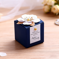 Boîte cadeau personnalisée en papier couché blanc avec couvercle à charnière pour mariage, estampage, parfum, bougie, bonbons, huile d'olive, gelée
