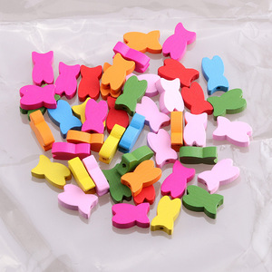 Perles en <span class=keywords><strong>bois</strong></span> en forme de poisson, motif dessin animé mignon, colorées, pour DIY, accessoires pour petits paniers, perles détachées - Product Image 3