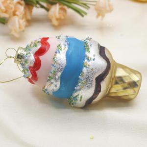 Nouvelles décorations de Noël en verre personnalisées en forme de crème glacée à suspendre - Product Image 3