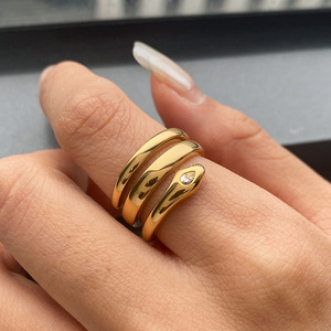 Anillo con diseño de serpiente chapado en oro de 18 quilates con incrustaciones de circonita para mujer, joyería de moda. - Product Image 4