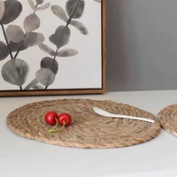 Set de table rond en jacinthe d'eau tressée de 25 cm, fait main, en paille naturelle, résistant à la chaleur, pour la décoration de table à manger