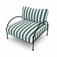Gestreifter gepolsterter Loungesessel mit schwarzem Metallgestell, gebogener Armlehne, moderner Akzentsitzgelegenheit, Outdoor-Terrassensofa