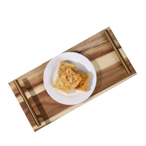 Bandeja de Servir de Madera de Acacia con Asas de Metal, Diseño de Rayas, Color Quemado, para Café y Té en Hoteles - Product Image 1
