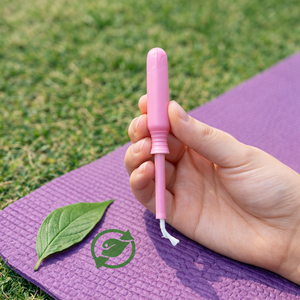 فوط صحية قطنية عضوية فائقة الراحة للنساء مع أداة تطبيق ناعمة وصغيرة الحجم، حماية فائقة الامتصاص وقابلة للتحلل البيولوجي - Product Image 1