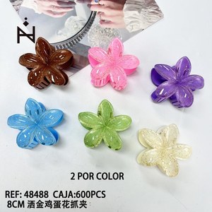 Fermaglio per capelli a forma di fiore di frangipani con scaglie dorate da 8 cm - Product Image 1