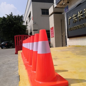 Fournisseur chinois de cônes de signalisation en PVC réfléchissant orange pour la sécurité routière en rouge et en orange - Product Image 5