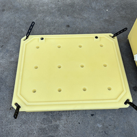 Conteneur isotherme rotomoulé robuste et moderne pour fruits de mer et poissons, panneau solaire intégré, panier-chaise commercial pour aliments