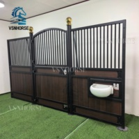 Populaire en Europe Stalle modulaire préfabriquée pour chevaux Façades de boîte stable en bambou enduit de poudre mate pour les installations de l'hippodrome moderne