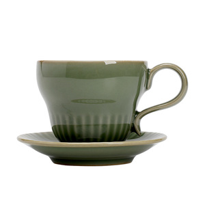 Tasse à café en céramique vert céladon rétro avec soucoupe 200 ml, finition mate, pour le thé de l'après-midi - Product Image 5