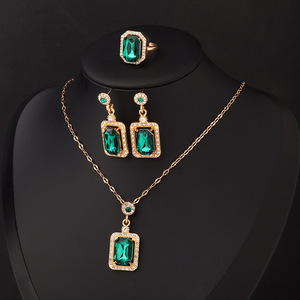 Collana <span class=keywords><strong>con</strong></span> Pendente Smeraldo PFT dal Design Esclusivo, Lusso Leggero e Versatile, Set di Gioielli da Donna di Tendenza per il Commercio Transfrontaliero - Product Image 4