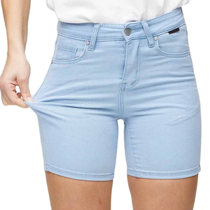 Shorts en jean stretch taille haute bleu clair coupe droite pour femme – Écologique, vintage, décontracté, streetwear tendance pour l'été - Product Image 1