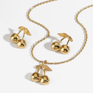 كليورو بالجملة 316L مطلية بالذهب الفولاذ المقاوم للصدأ قلادة الأقراط مجموعات المجوهرات لطيف الكرز قلادة المجوهرات للنساء - Product Image 1