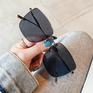 Lunettes de soleil carrées Qianai, monture en métal, verres verts, protection UV400, unisexe, tendance, type 3, transmission - Product Image 4