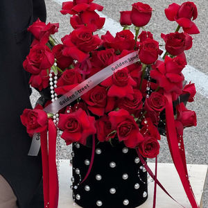 Meilleure vente Boîte d'emballage ronde pour fleurs avec <span class=keywords><strong>perle</strong></span> Seau d'emballage pour <span class=keywords><strong>fleuriste</strong></span> avec bBoîte d'emballage cadeau en papier pour la Saint-Valentin - Product Image 3