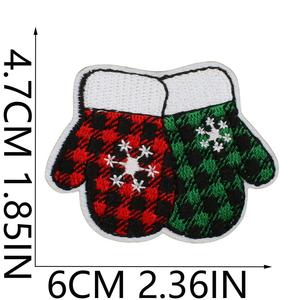 Parche Termoadhesivo Bordado de Reno Navideño con Guante y Diseño de Café, Rojo Mate a Cuadros, de Dibujos Animados Lindos para Decoración - Product Image 4