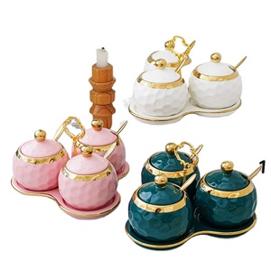 Ensemble de 3 pots à épices en céramique de style nordique, luxe, bord doré, rose, blanc, vert, avec plateau et cuillère - Product Image 1