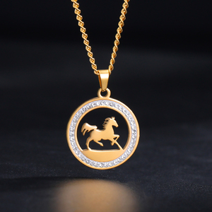 <span class=keywords><strong>Collana</strong></span> con <span class=keywords><strong>Ciondolo</strong></span> <span class=keywords><strong>Cavallo</strong></span> in Corsa Myshape, in Acciaio Inossidabile con Strass, Girocollo per Amanti dei Cavalli, Gioielli Natalizi - Product Image 1