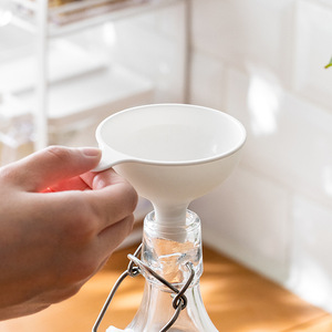 Yimijia Plastic Funnel White Pet Material For Kitchen Cosmetic Dispensing Oil <b>Bottle</b> Use - Product Image 3
