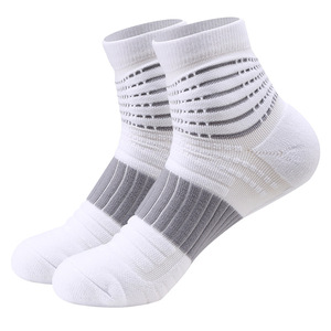 ถุงเท้าวิ่งกีฬาบุนวมผ้าฝ้ายแบรนด์ตามสั่งถุงเท้าแบดมินตันติดข้อเท้าแห้งติดโลโก้ได้ตามต้องการ - Product Image 5