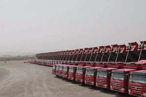 Camion benne d'occasion 6x4 Howo Sinotruk 371ch à bas prix, camion lourd d'occasion à vendre - Product Image 5